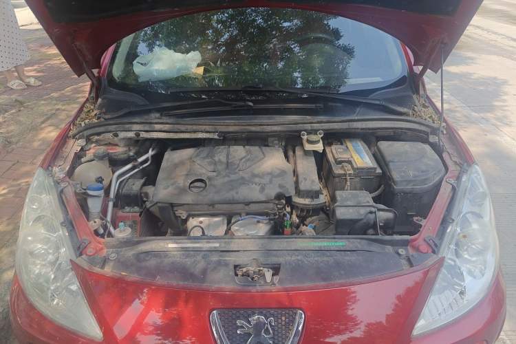 Used Peugeot 307 2013 Hatchback 1.6L Manual Comfort Edition Engine Bay