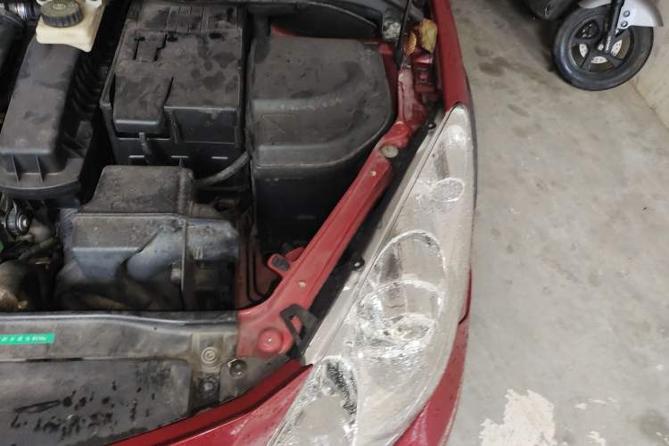 Used Peugeot 307 2013 1.6L Automatic CROSS Engine Bay Left