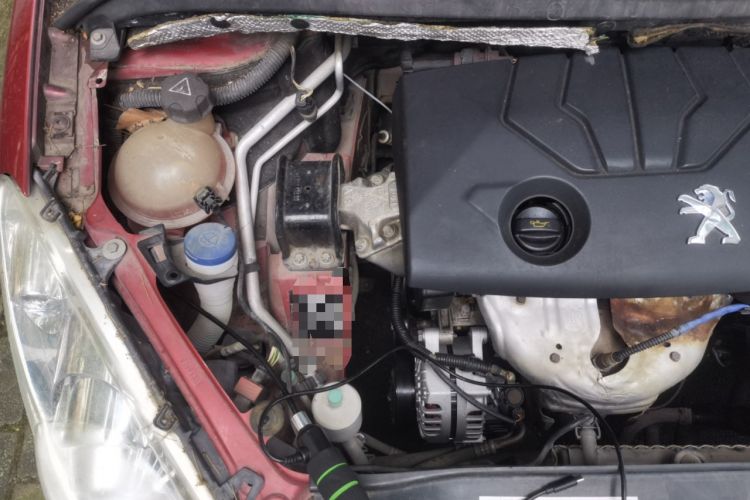 Used Peugeot 307 2013 1.6L Automatic CROSS Engine Bay Right