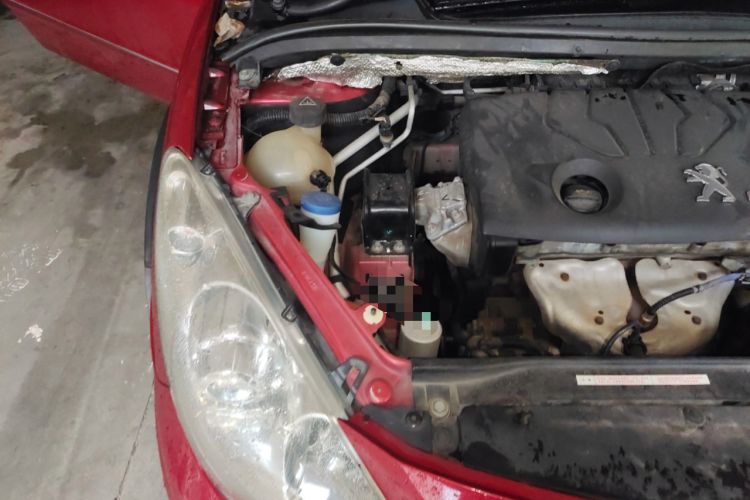 Used Peugeot 307 2013 1.6L Automatic CROSS Engine Bay Right