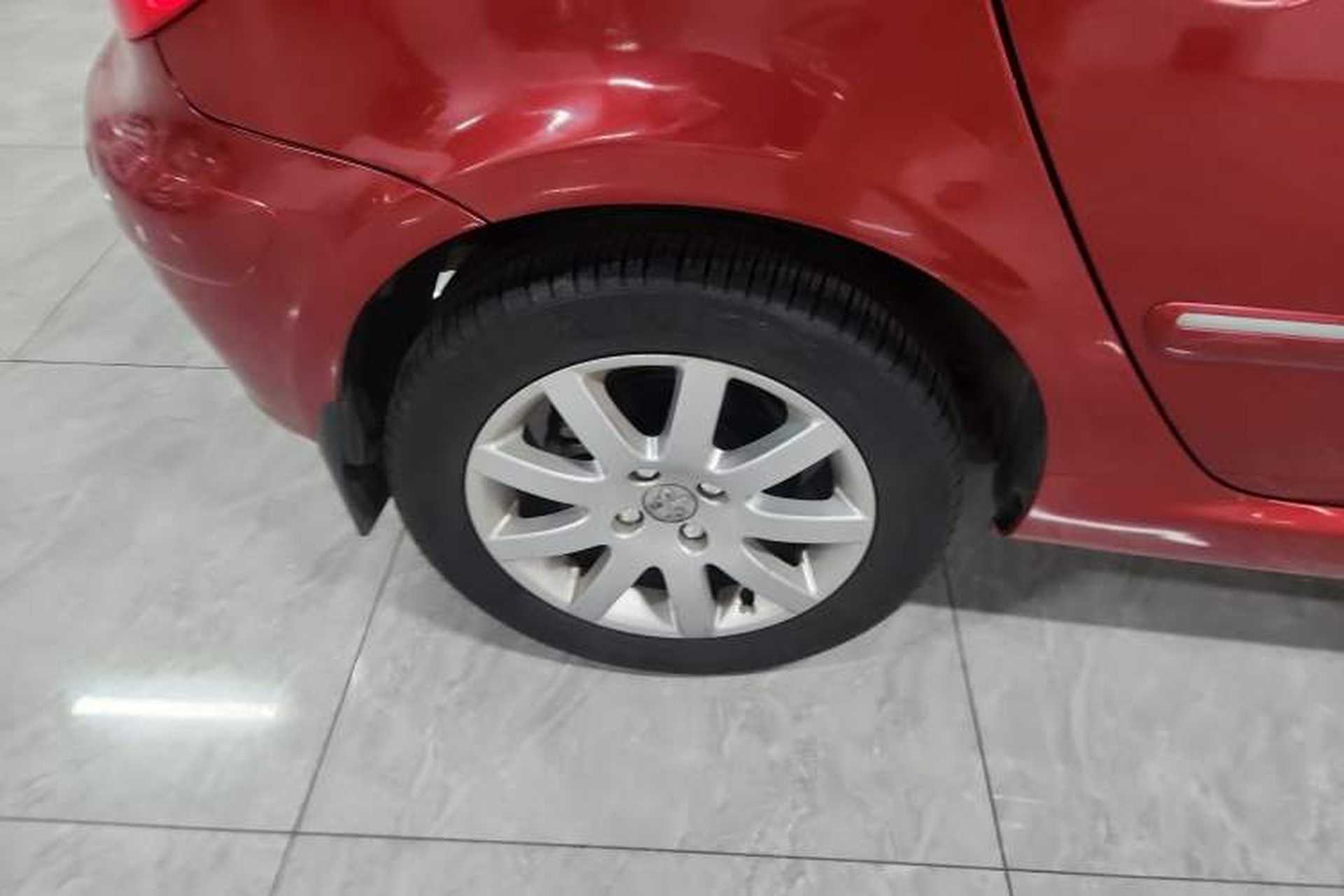 Used Peugeot 307 2013 Hatchback 1.6L Manual Comfort Edition Exterior 8