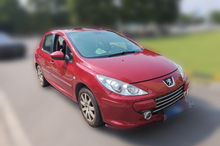 Used Peugeot 307 2013 Hatchback 1.6L Automatic Comfort Edition Front Right 45 Deg