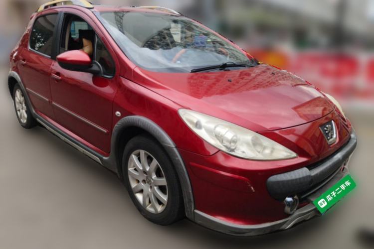 Used Peugeot 307 2013 1.6L Manual CROSS Front Right 45 Deg