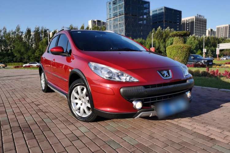 Used Peugeot 307 2013 1.6L Automatic CROSS Front Right 45 Deg