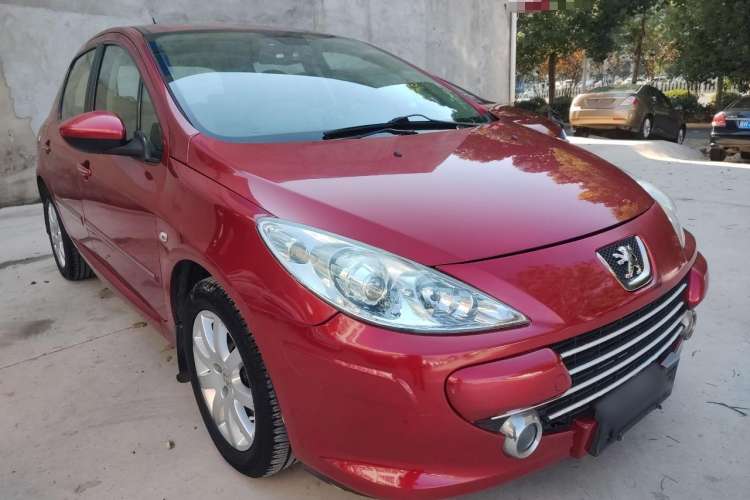 Used Peugeot 307 2013 Hatchback 1.6L Automatic Comfort Edition Front Right 45 Deg