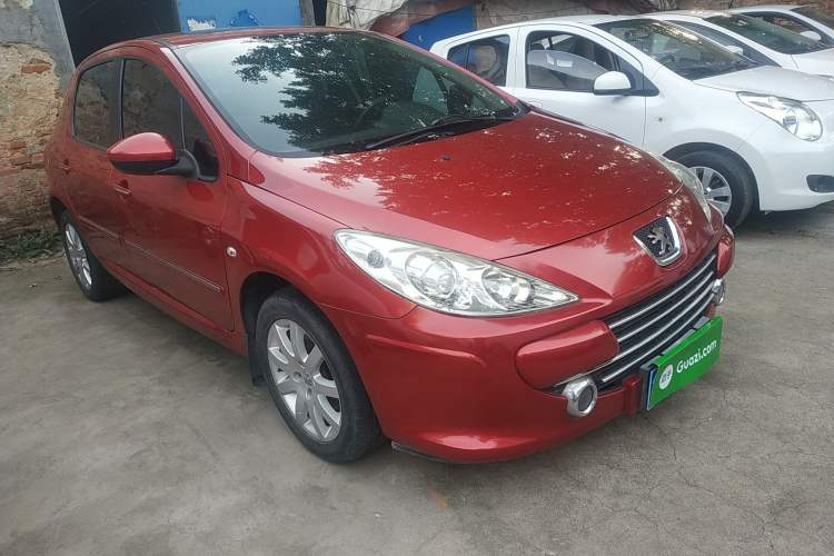 Used Peugeot 307 2013 Hatchback 1.6L Manual Comfort Edition Front Right 45 Deg