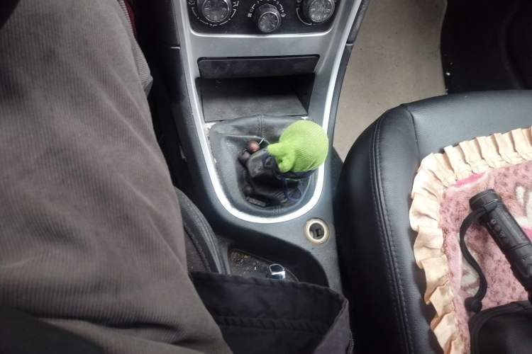 Used Peugeot 307 2013 Hatchback 1.6L Manual Comfort Edition Gear Lever