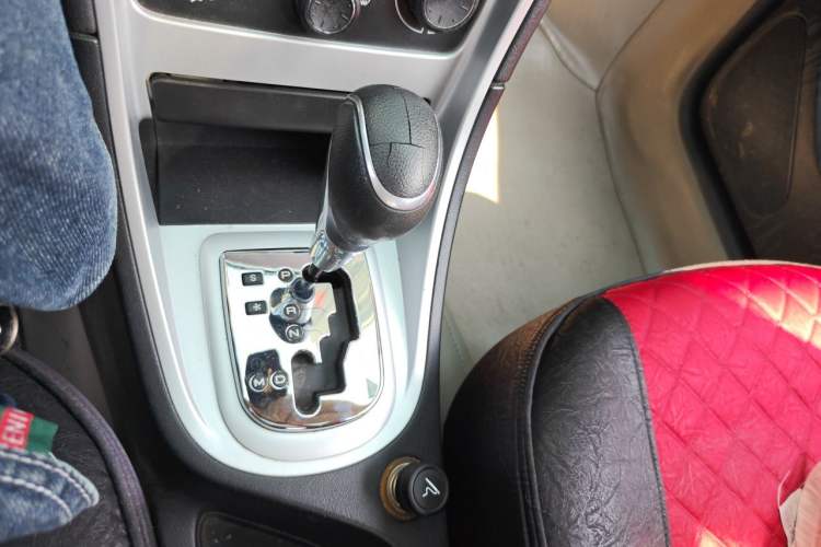 Used Peugeot 307 2013 Hatchback 1.6L Automatic Comfort Edition Gear Lever