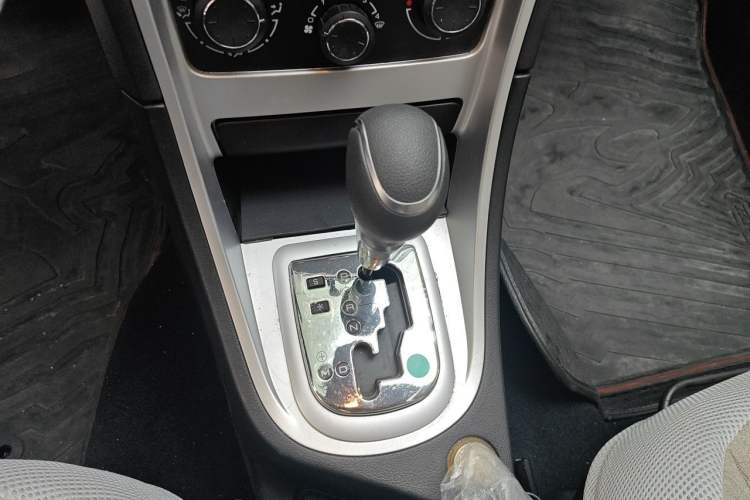 Used Peugeot 307 2013 1.6L Automatic CROSS Gear Lever