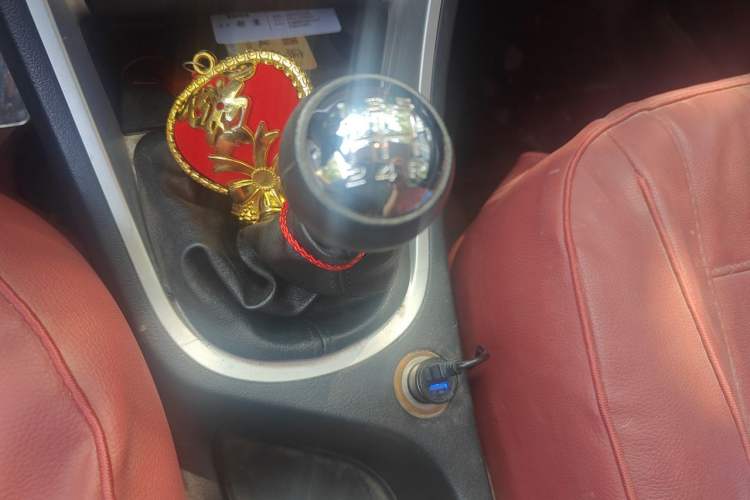 Used Peugeot 307 2013 Hatchback 1.6L Manual Comfort Edition Gear Lever