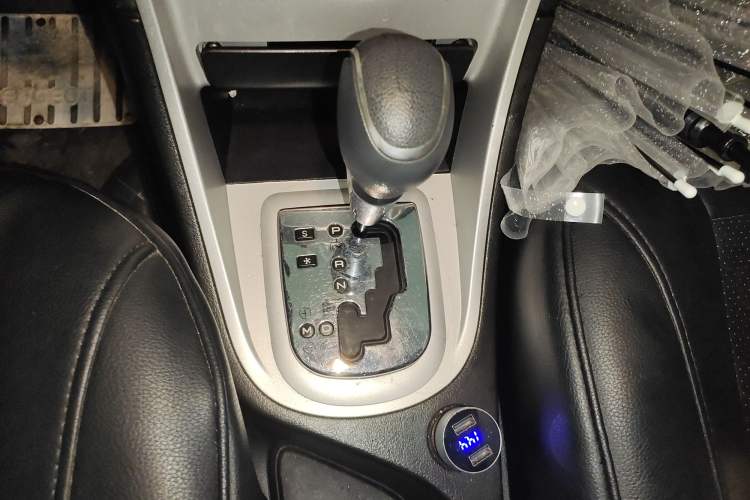 Used Peugeot 307 2013 1.6L Automatic CROSS Gear Lever