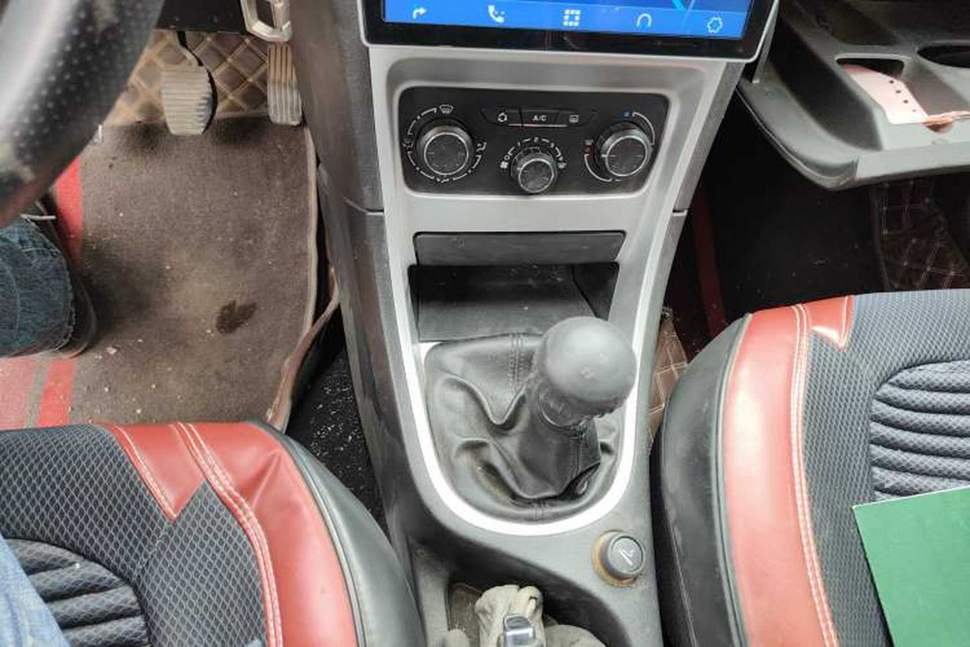 Used Peugeot 307 2013 Hatchback 1.6L Manual Comfort Edition Gear Lever