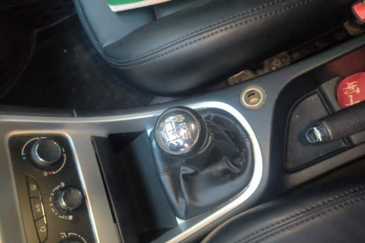 Used Peugeot 307 2013 Hatchback 1.6L Manual Comfort Edition Gear Lever