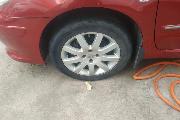 Used Peugeot 307 2013 Hatchback 1.6L Manual Comfort Edition Left Front Wheel Hub