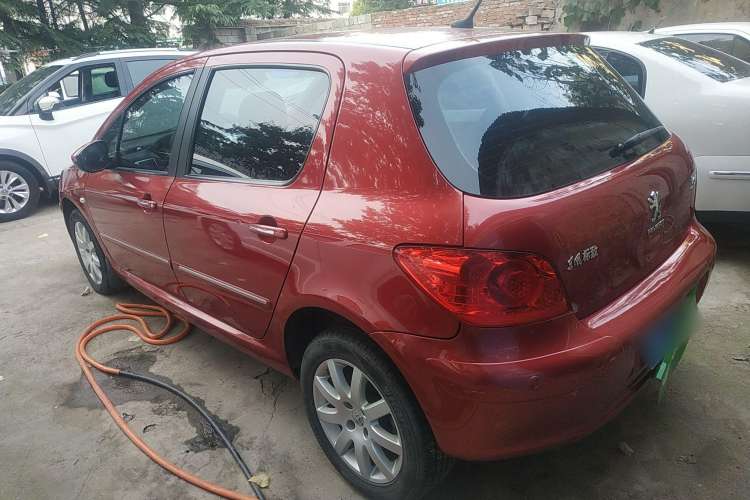 Used Peugeot 307 2013 Hatchback 1.6L Manual Comfort Edition Left Side