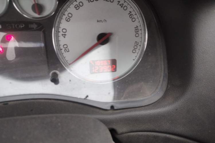 Used Peugeot 307 2013 Hatchback 1.6L Manual Comfort Edition Odometer Close Up