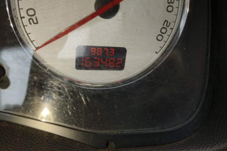 Used Peugeot 307 2013 1.6L Manual CROSS Odometer Close Up