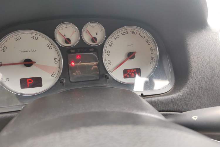 Used Peugeot 307 2013 1.6L Automatic CROSS Odometer Close Up