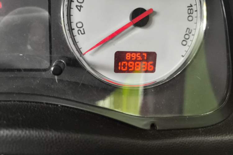 Used Peugeot 307 2013 1.6L Automatic CROSS Odometer Close Up