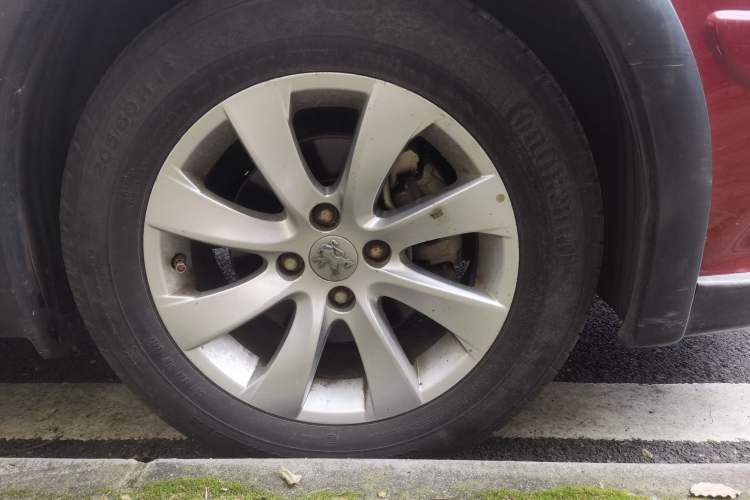 Used Peugeot 307 2013 1.6L Automatic CROSS Right Front Wheel Hub