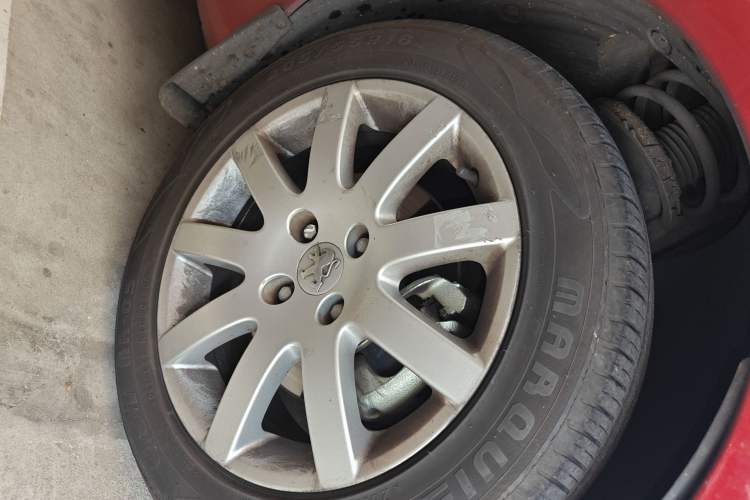 Used Peugeot 307 2013 Hatchback 1.6L Automatic Comfort Edition Right Front Wheel Hub