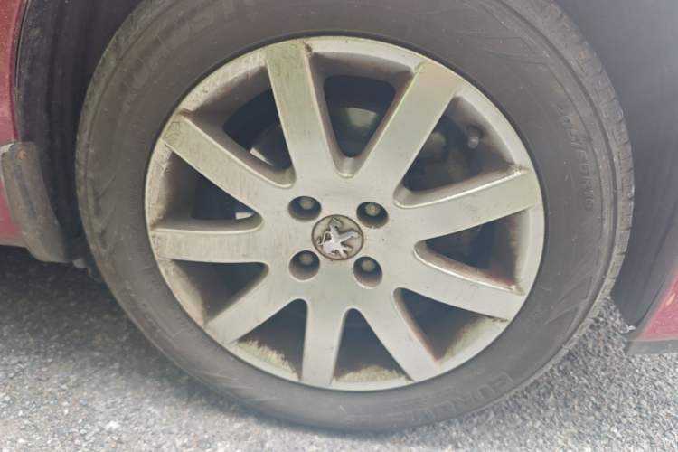 Used Peugeot 307 2013 Hatchback 1.6L Manual Comfort Edition Right Front Wheel Hub