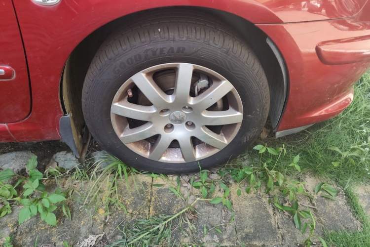 Used Peugeot 307 2013 Hatchback 1.6L Automatic Comfort Edition Right Front Wheel Hub