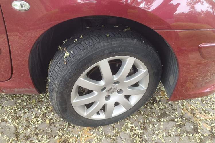 Used Peugeot 307 2013 Hatchback 1.6L Automatic Comfort Edition Right Front Wheel Hub