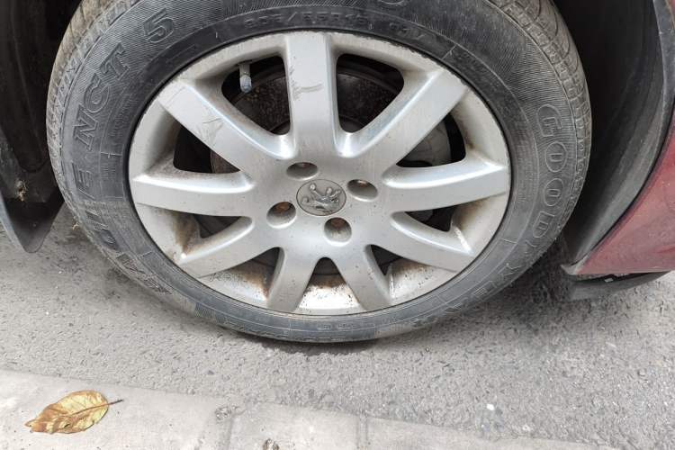 Used Peugeot 307 2013 Hatchback 1.6L Automatic Comfort Edition Right Front Wheel Hub