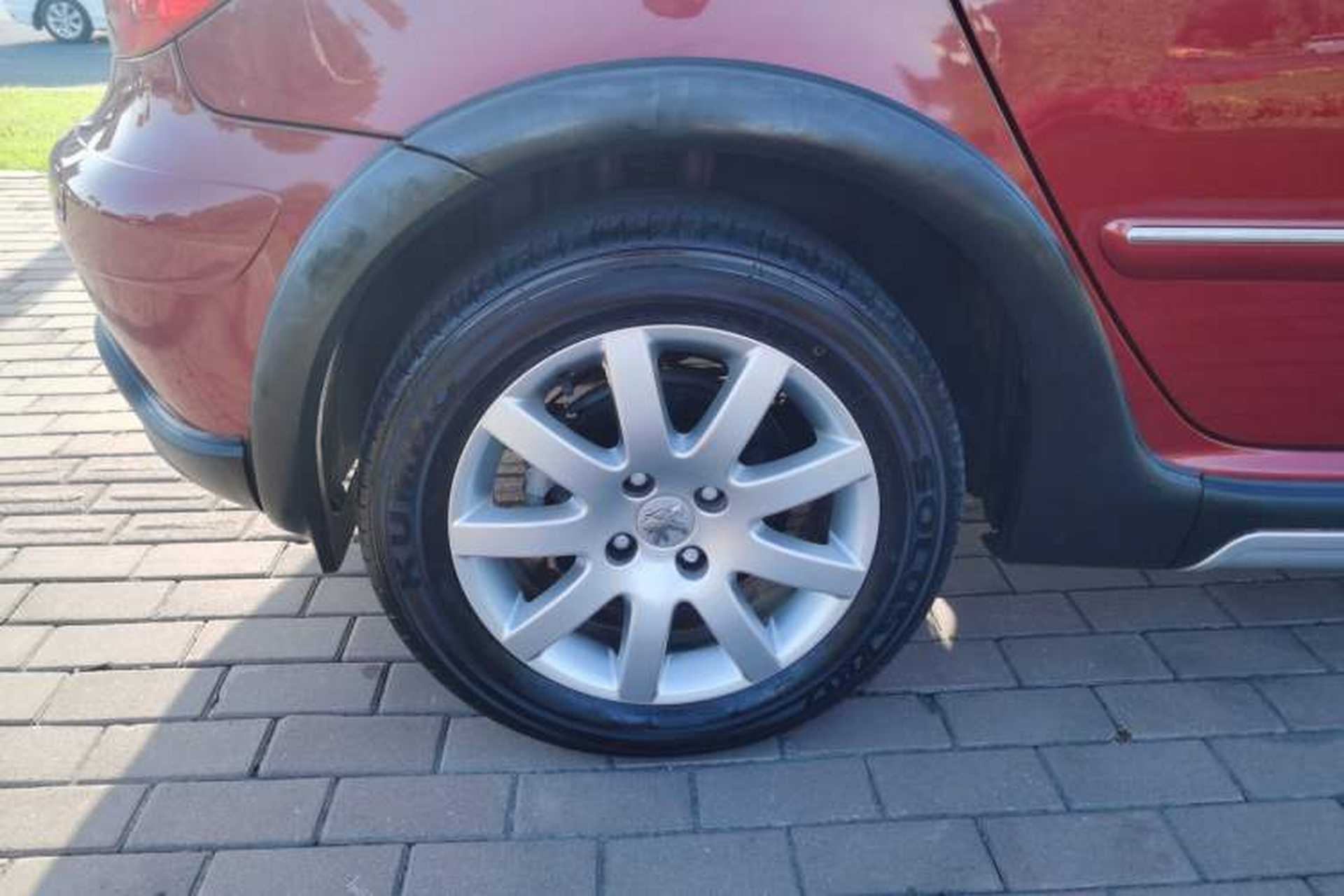 Used Peugeot 307 2013 1.6L Automatic CROSS Right Rear Wheel Hub