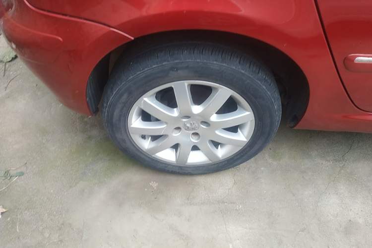Used Peugeot 307 2013 Hatchback 1.6L Manual Comfort Edition Right Rear Wheel Hub