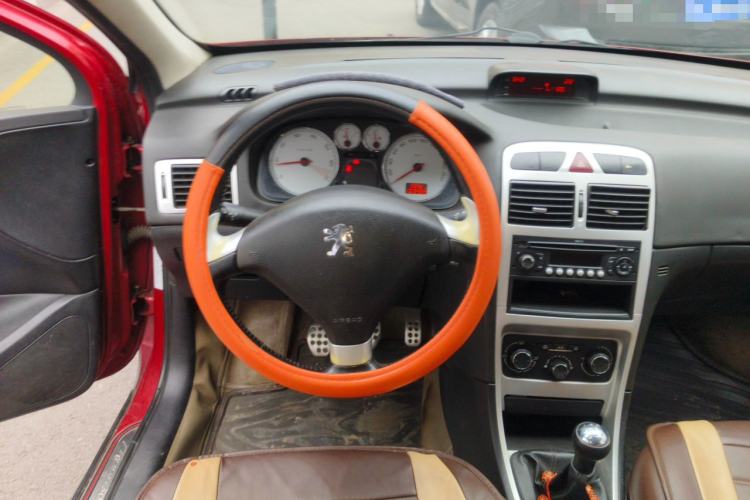 Used Peugeot 307 2013 1.6L Manual CROSS Steering Wheel