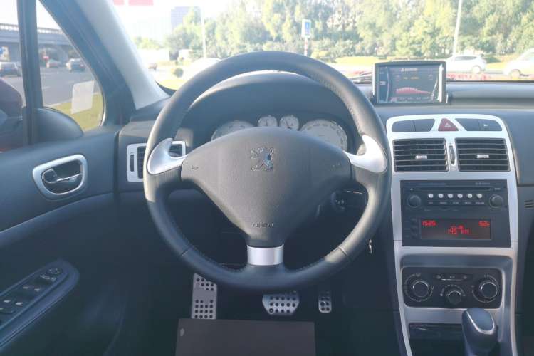 Used Peugeot 307 2013 1.6L Automatic CROSS Steering Wheel