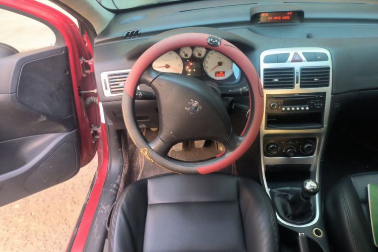 Used Peugeot 307 2013 Hatchback 1.6L Manual Comfort Edition Steering Wheel