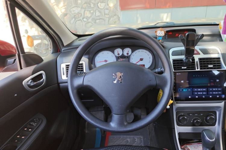 Used Peugeot 307 2013 Hatchback 1.6L Automatic Comfort Edition Steering Wheel