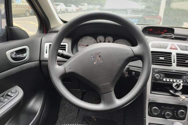 Used Peugeot 307 2013 Hatchback 1.6L Automatic Comfort Edition Steering Wheel