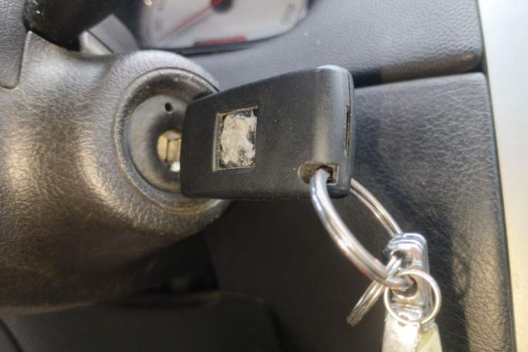 Used Peugeot 307 2013 1.6L Manual CROSS Vehicle Key