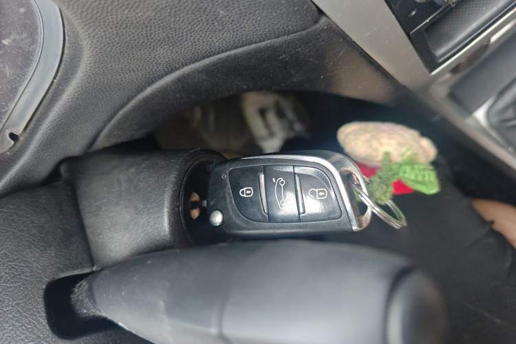 Used Peugeot 307 2013 Hatchback 1.6L Manual Comfort Edition Vehicle Key