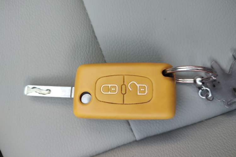 Used Peugeot 307 2013 Hatchback 1.6L Automatic Comfort Edition Vehicle Key