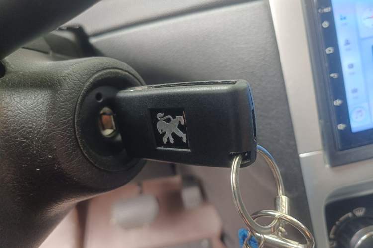 Used Peugeot 307 2013 Hatchback 1.6L Automatic Comfort Edition Vehicle Key