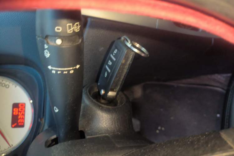 Used Peugeot 307 2013 Hatchback 1.6L Manual Comfort Edition Vehicle Key
