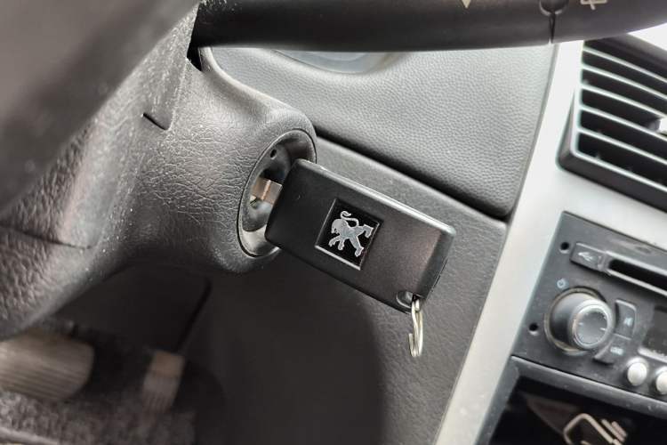 Used Peugeot 307 2013 Hatchback 1.6L Automatic Comfort Edition Vehicle Key