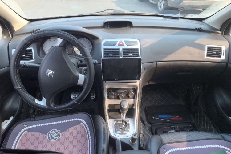 Used Peugeot 307 2013 1.6L Automatic CROSS Center Console