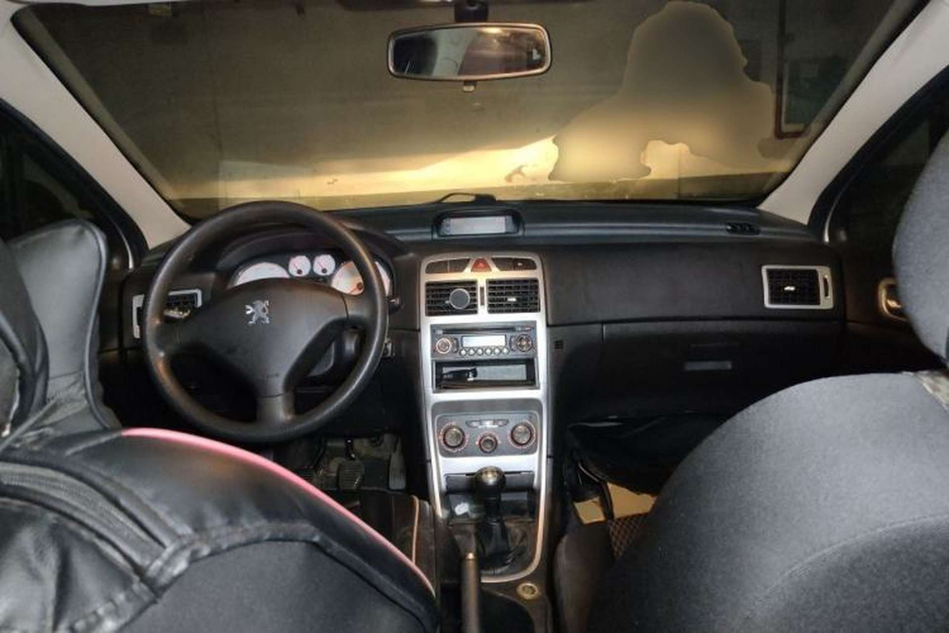 Used Peugeot 307 2013 Hatchback 1.6L Manual Comfort Edition Center Console