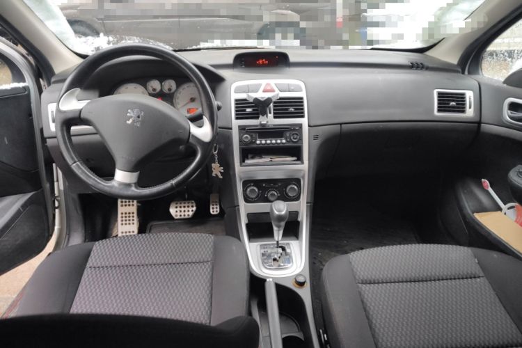 Used Peugeot 307 2013 1.6L Automatic CROSS Center Console