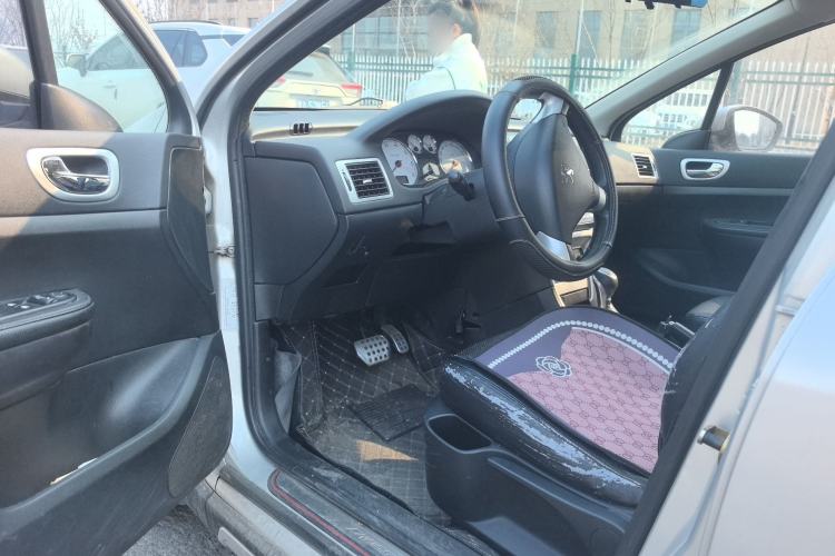 Used Peugeot 307 2013 1.6L Automatic CROSS Driver Seat