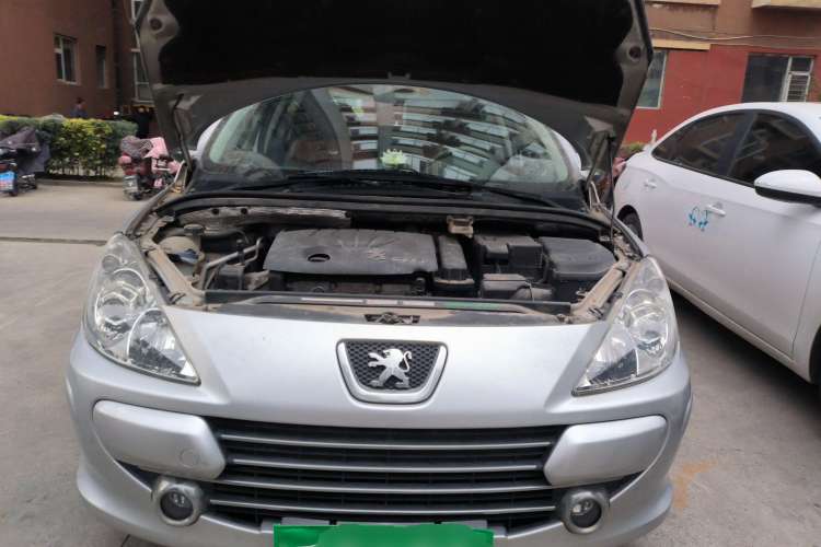 Used Peugeot 307 2013 Hatchback 1.6L Manual Comfort Edition Engine Bay