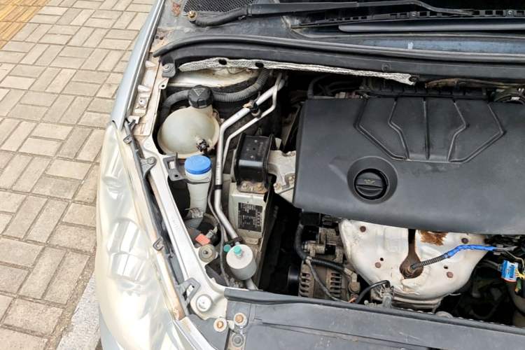 Used Peugeot 307 2013 Hatchback 1.6L Manual Comfort Edition Engine Bay Right