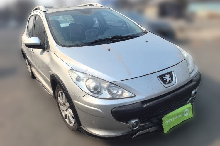 Used Peugeot 307 2013 1.6L Automatic CROSS Front Right 45 Deg