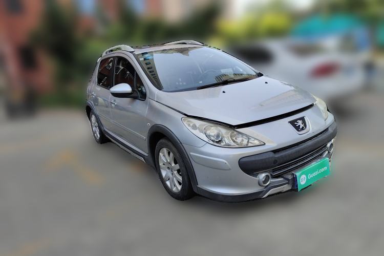 Used Peugeot 307 2013 1.6L Manual CROSS Front Right 45 Deg